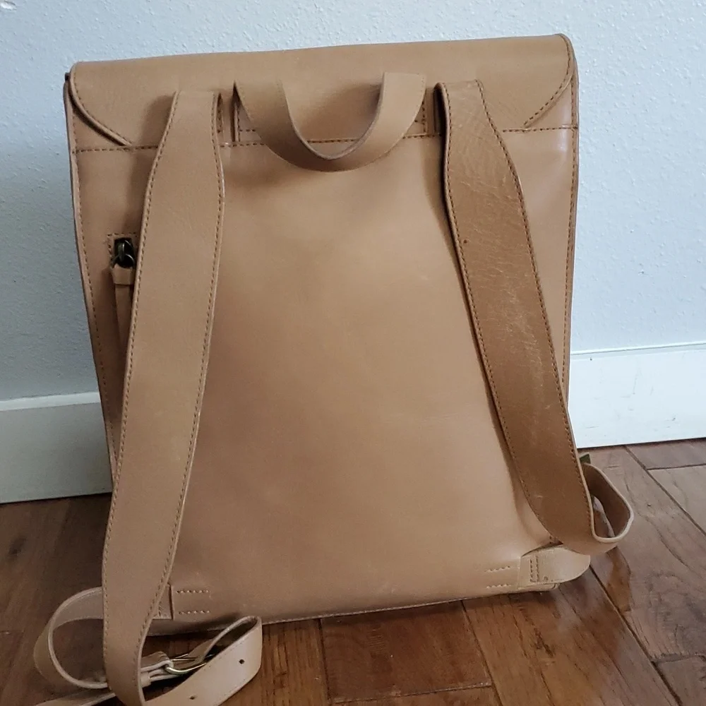 Gathre pebbled leather